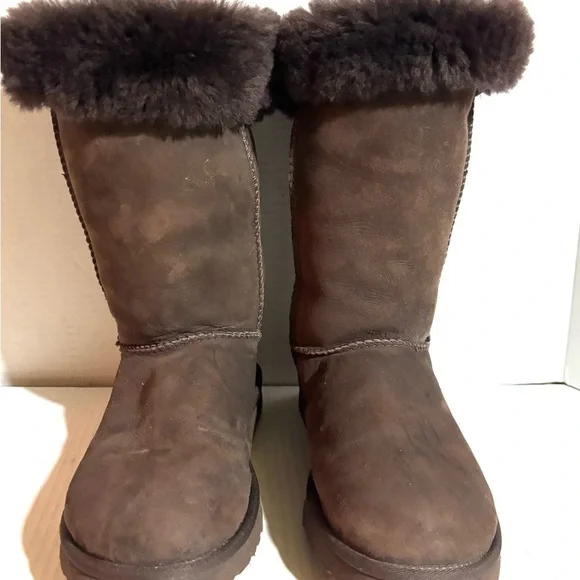 UGG Women's suede Chocolate Winter Boots US size 7 - Picture 2 of 6